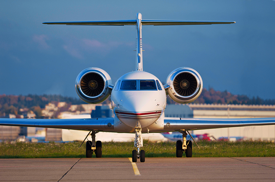 g500 gulfstream large heavy jet on runaway business aviation