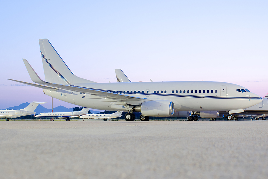 private jet bbj boieng business jet on runway 