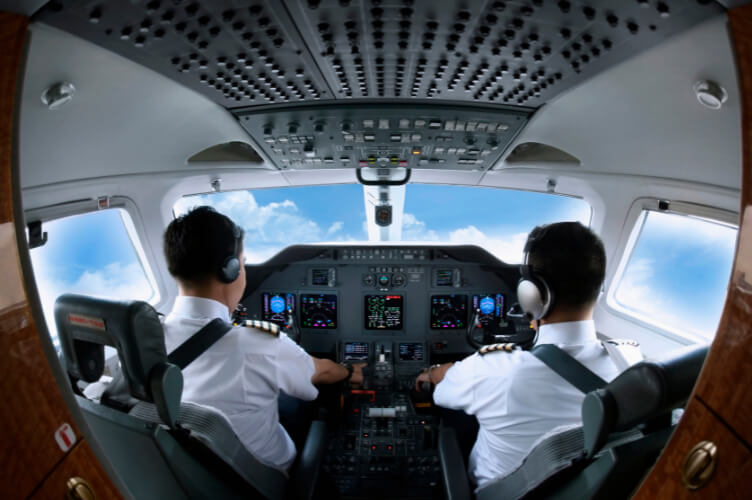 pilot qualification plane